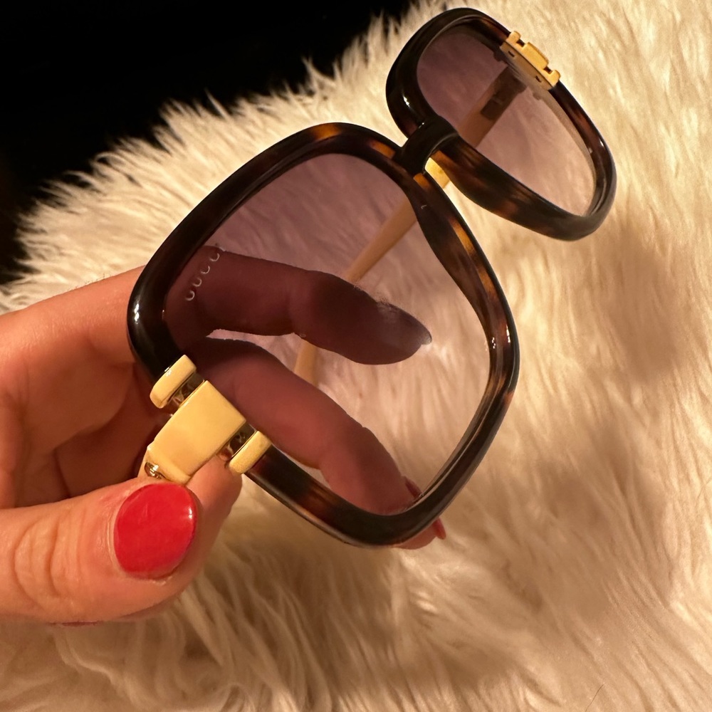 GUCCI SUNGLASSES SUMMER 2022 - Picture 5 of 8